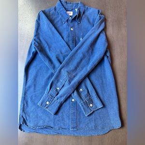 Levi’s Denim Button down long sleeve shirt